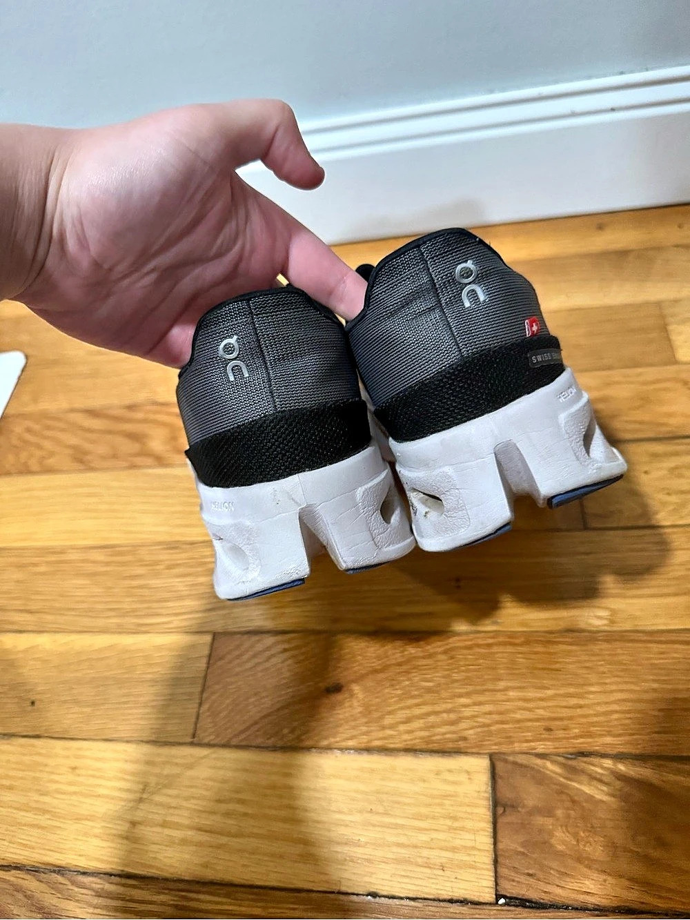 On Cloudsurfer Athletic Shoes Black & White US W6.5 - Picture 6 of 7